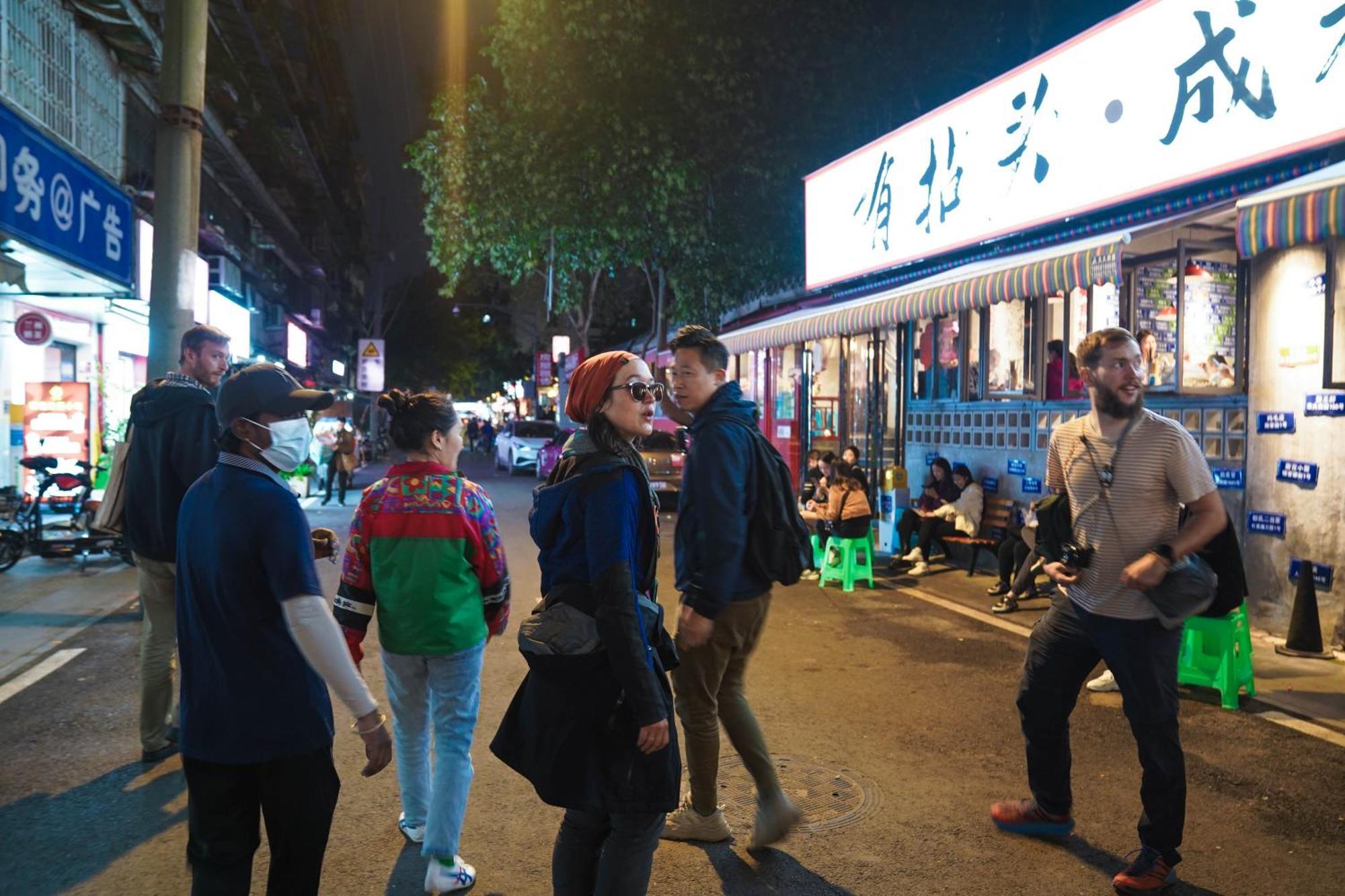 Chengdu Mix Hostel Courtyard Poshpacker Exterior foto